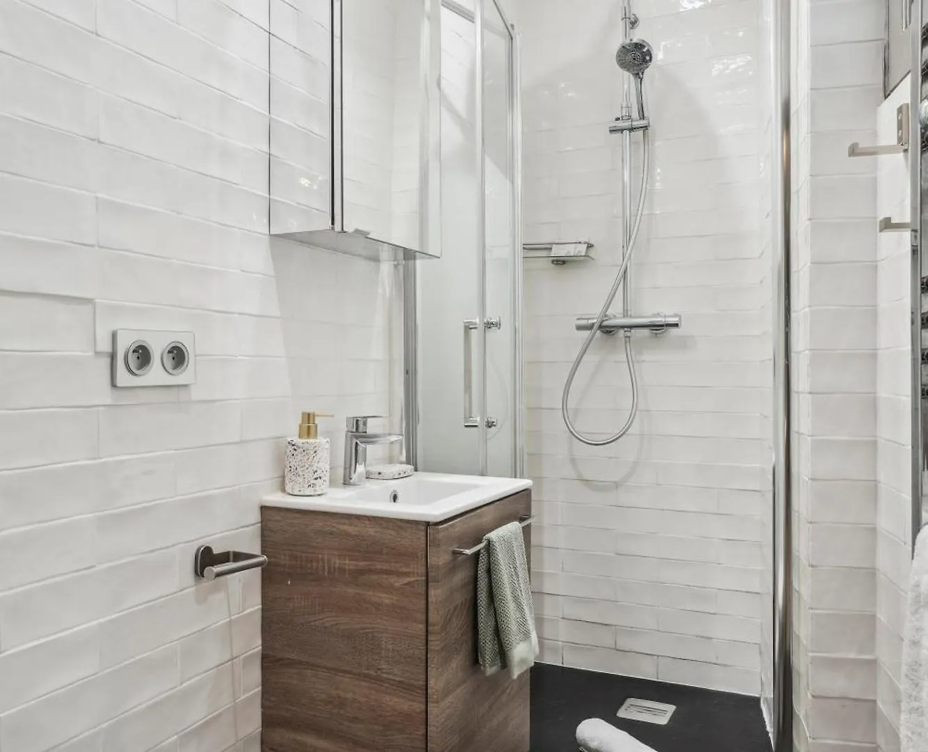 Apartament Elegant 1Br Near Eiffel & Les Invalides Paryż