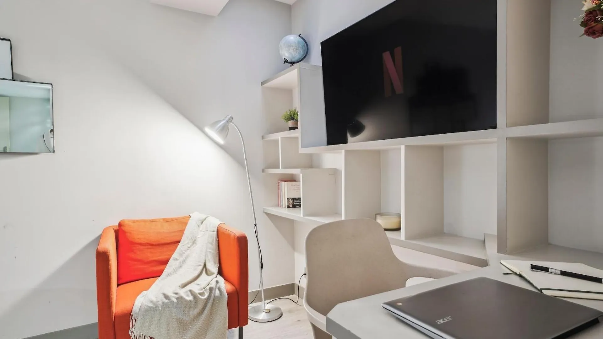 Apartament Elegant 1Br Near Eiffel & Les Invalides Paryż 0*,  Francja